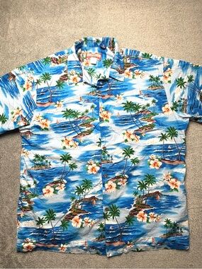 VTG Men's Blue Tropical Print Short-Sleeve Button-Down Shirt